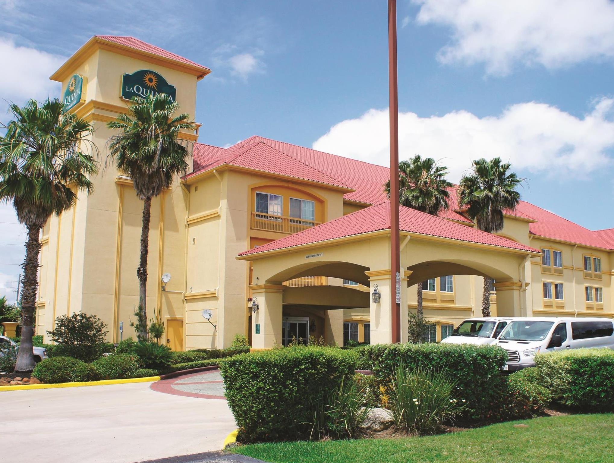 La Quinta By Wyndham Tomball Hotel Exterior photo